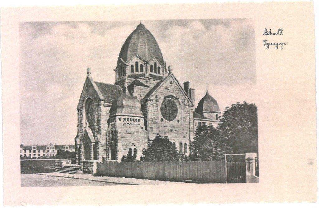 Postkarte der zerstörten Synagoge in
                      derLortzingstraße